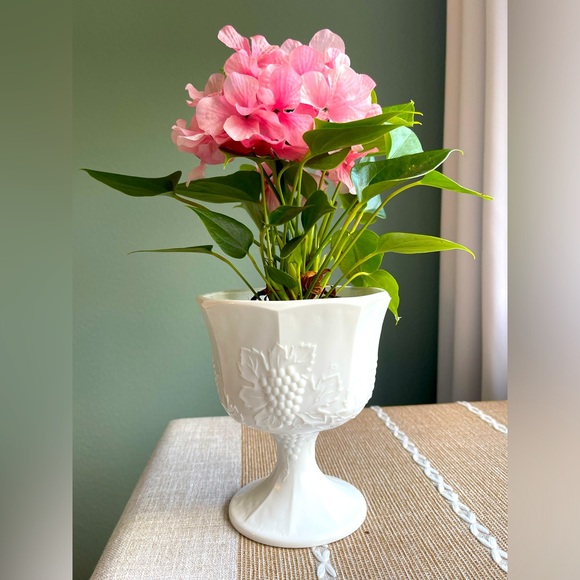 Vintage White Milk Glass Pedestal Vase with Grapes & Leaves Etching - Picture 9 of 9